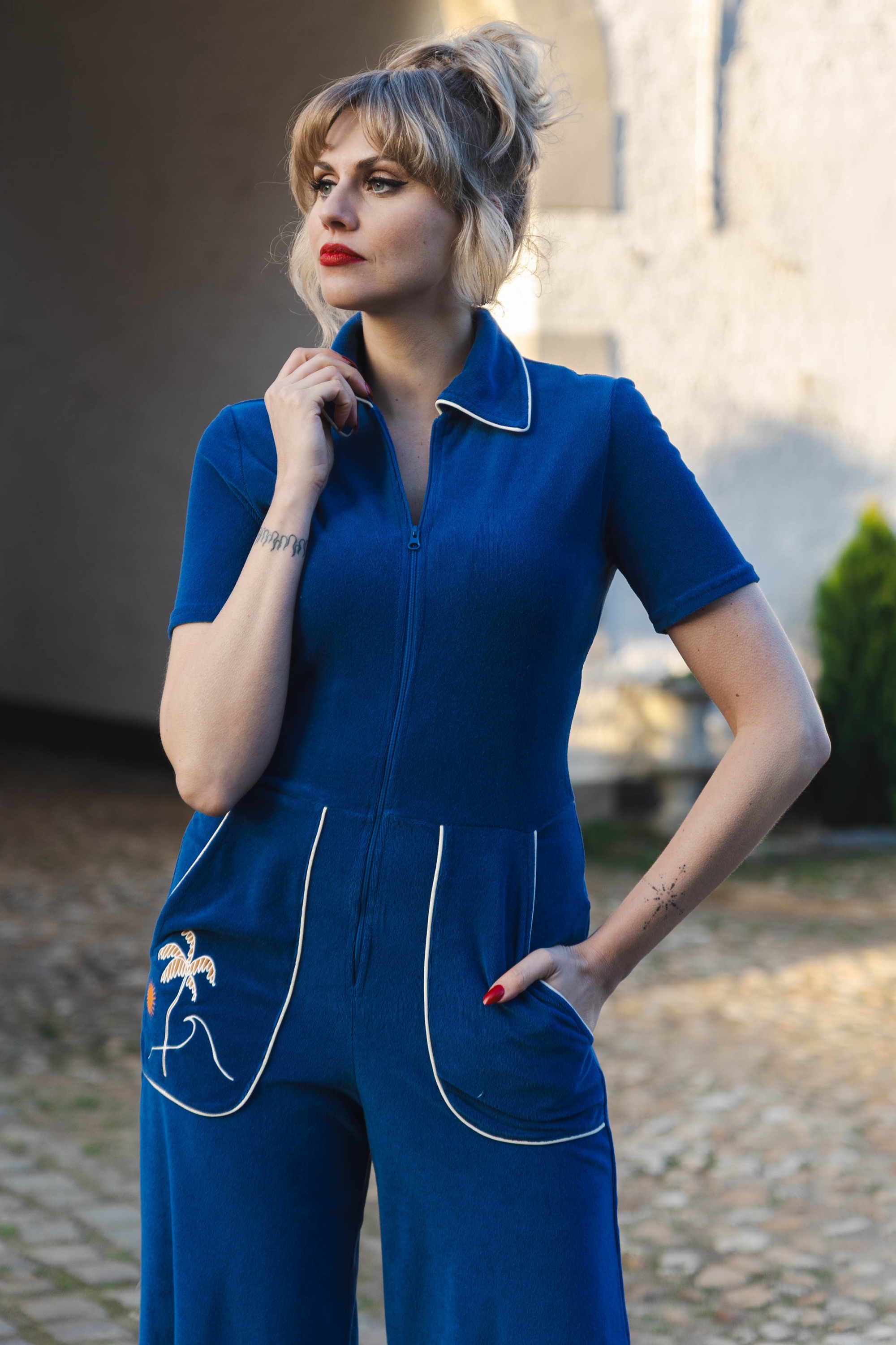 Blutsgeschwister - Renée Love Twist jumpsuit in summer 1970 blauw 2