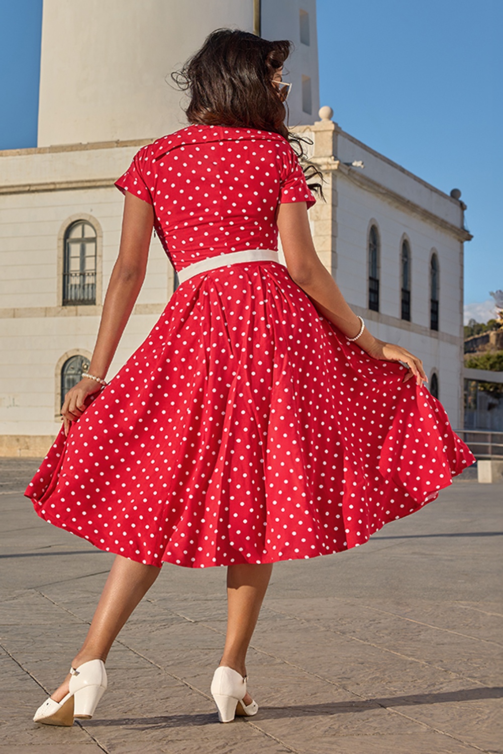 Miss Candyfloss - Shanna Rose polka dot swing jurk in rood en wit 3