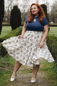 Banned Retro - Wild flower swing rok in crème 2