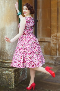 Hearts & Roses - Rosy Petal swing jurk in wit en framboosrood 3