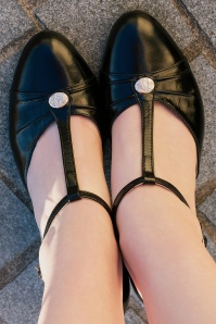 Charlie Stone - Vincenza T-Strap pumps in zwart 5