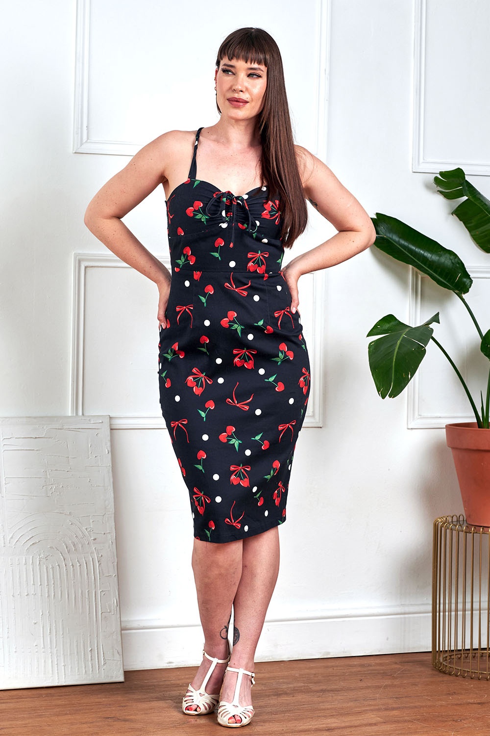 Banned Retro - Tullia Cherries And Bows pencil jurk in zwart