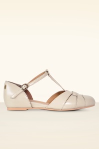 Charlie Stone - Montpellier T-Strap flats in ivoor