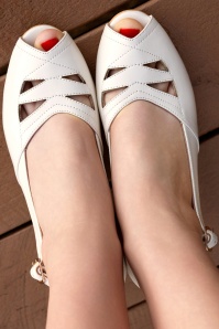 Charlie Stone - Este Slingback Peeptoe pumps in gebroken wit 2