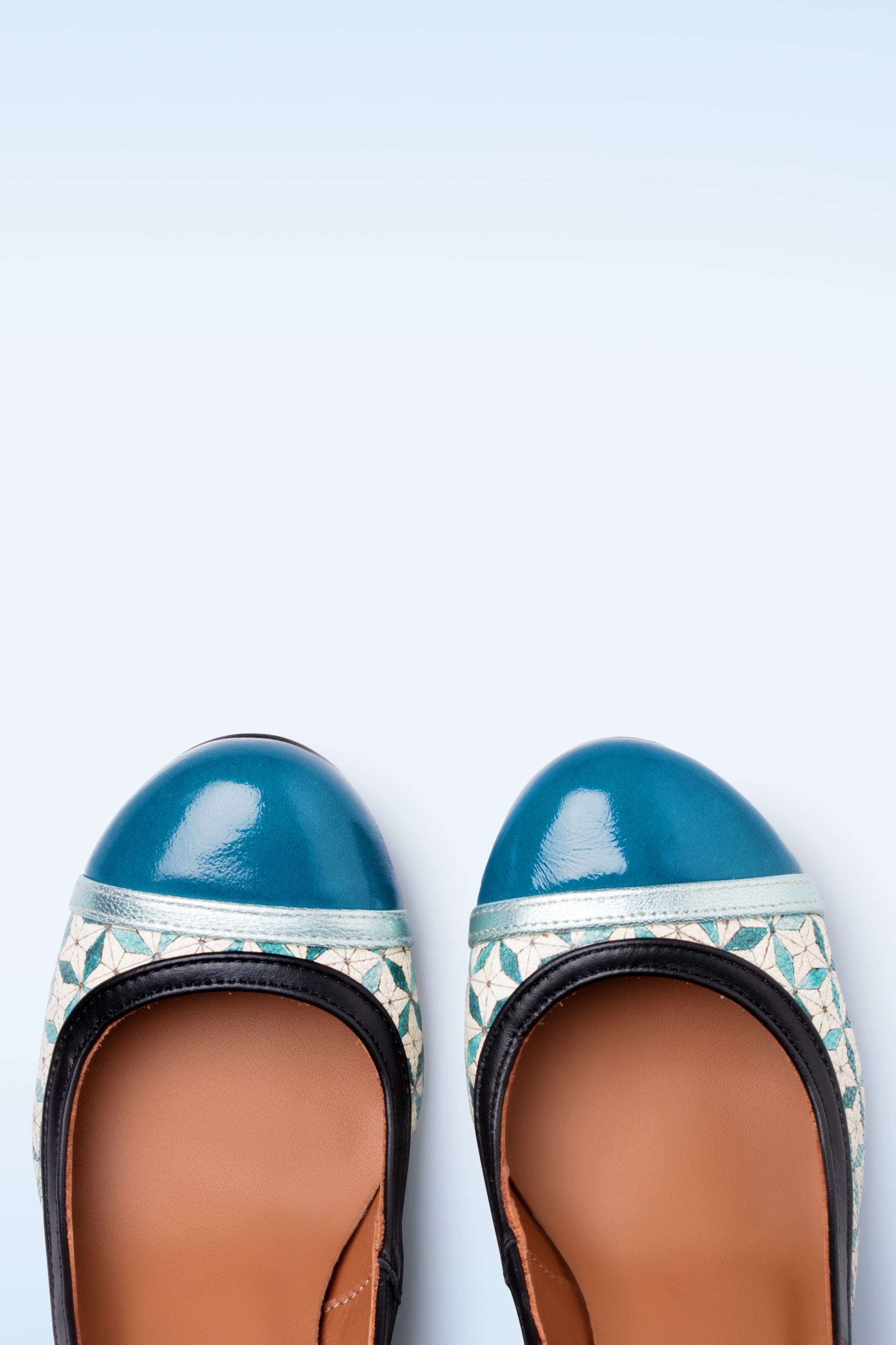 Nemonic - Juliet Mary Jane Monaco pumps in zwart en wit 2