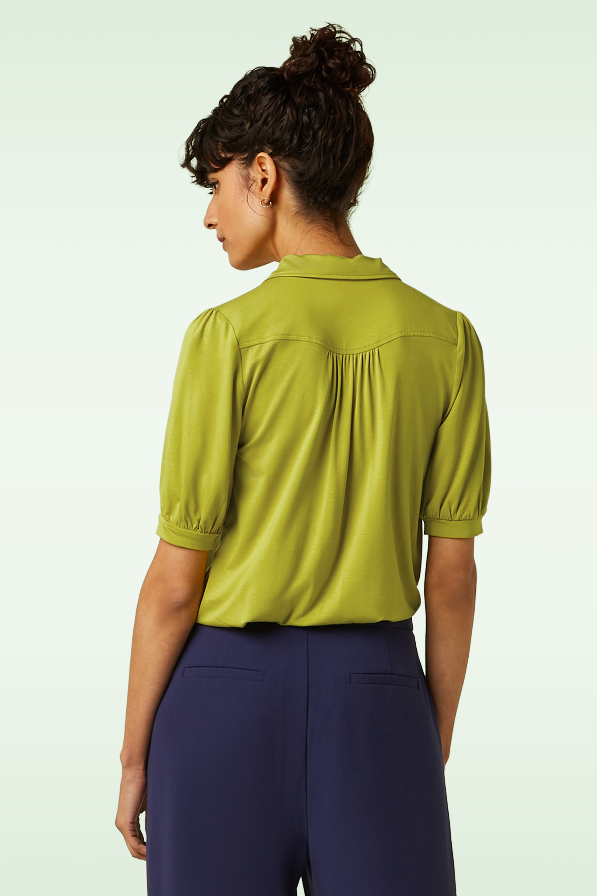 King Louie - Carina Viscose Light blouse in groen  3