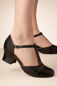 Miz Mooz - Fernie T-Strap pumps in zwart en crème 3
