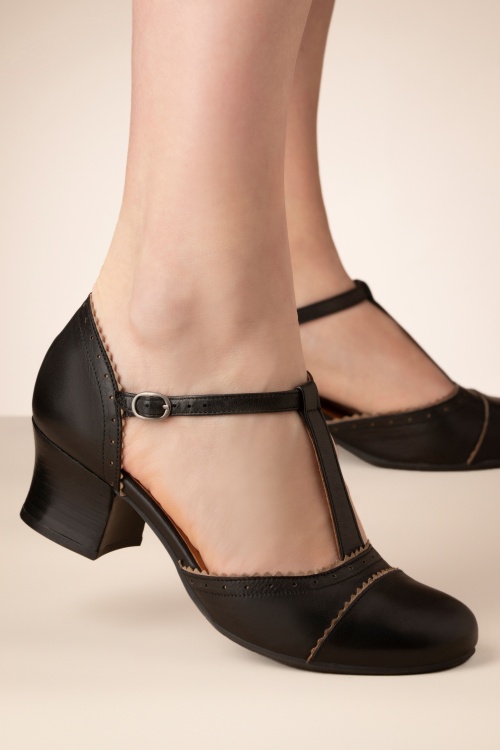 Miz Mooz - Fernie T-Strap pumps in zwart en crème 3