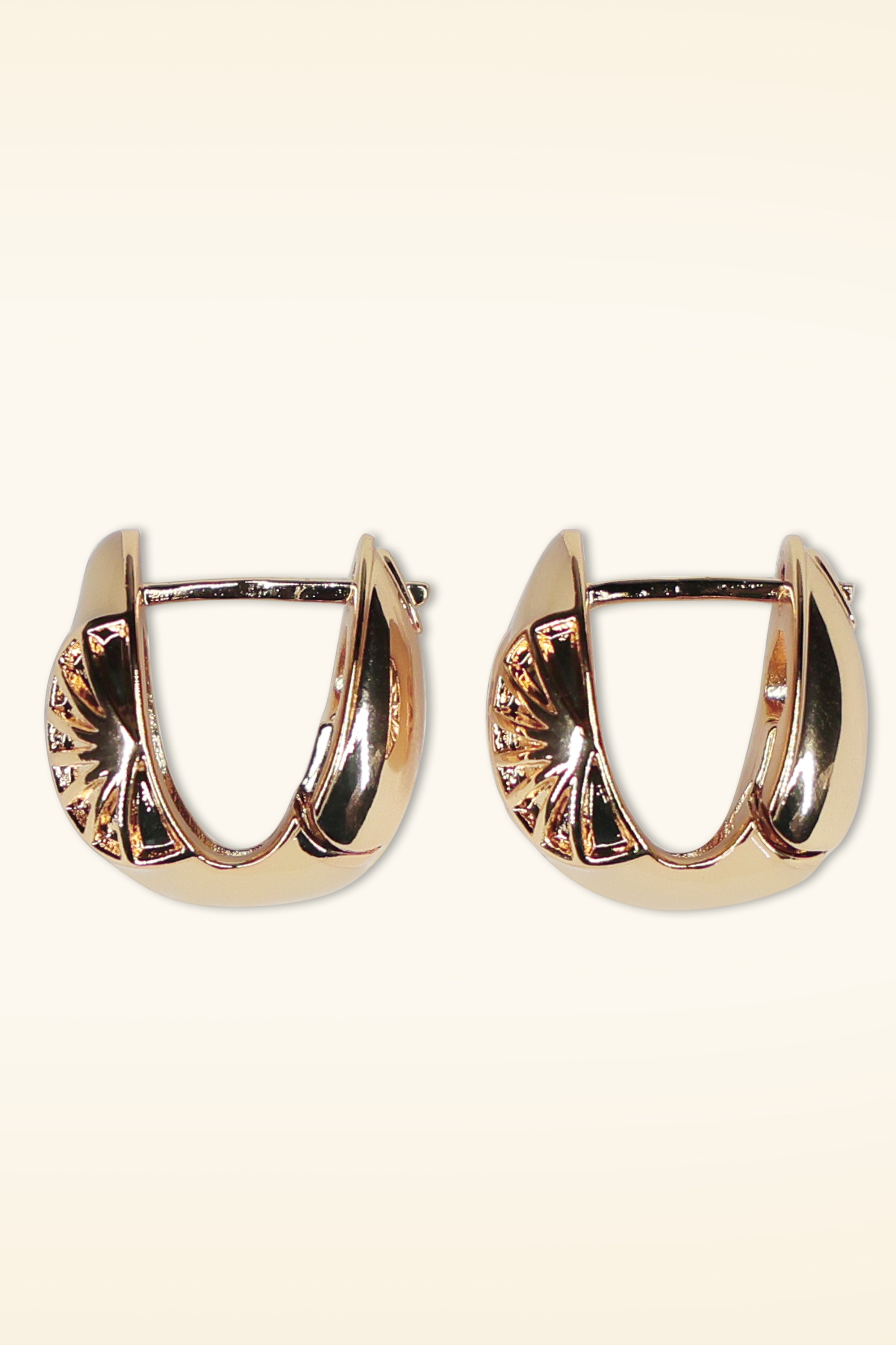 Urban Hippies - Garbo vergulde oorbellen in ecru 3