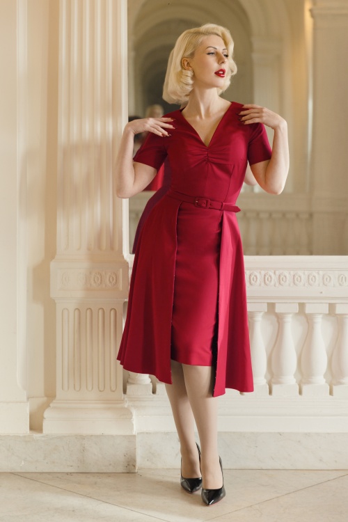 Vintage Diva - Topvintage exclusive ~ The Isabel pencil jurk met overrok in rood 2
