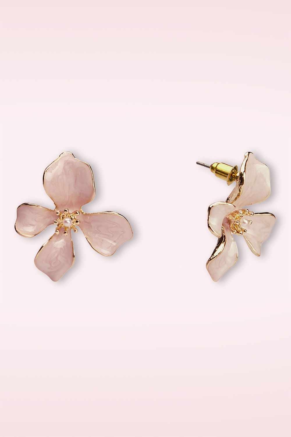 Lovely - Pearly Petal Stud oorbellen in zachtroze 2