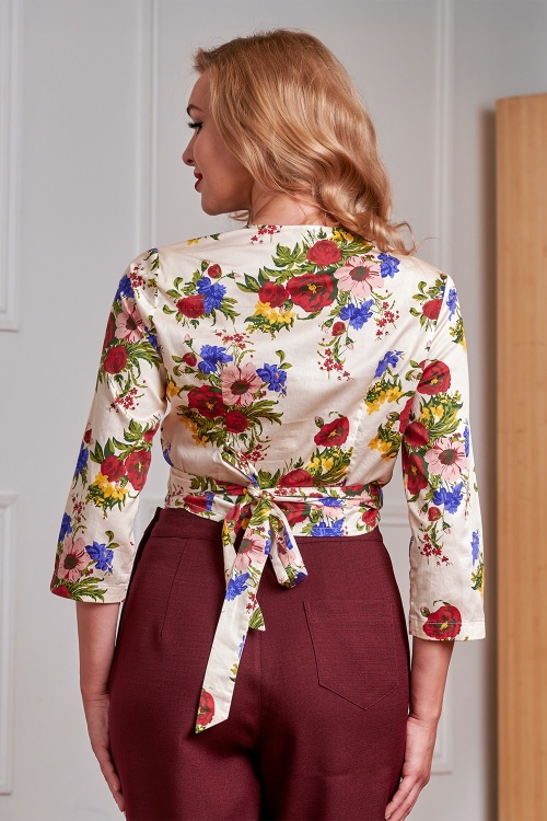 Banned Retro - Gracie Floral Serenade katoenen wikkelblouse in crème en multi 2