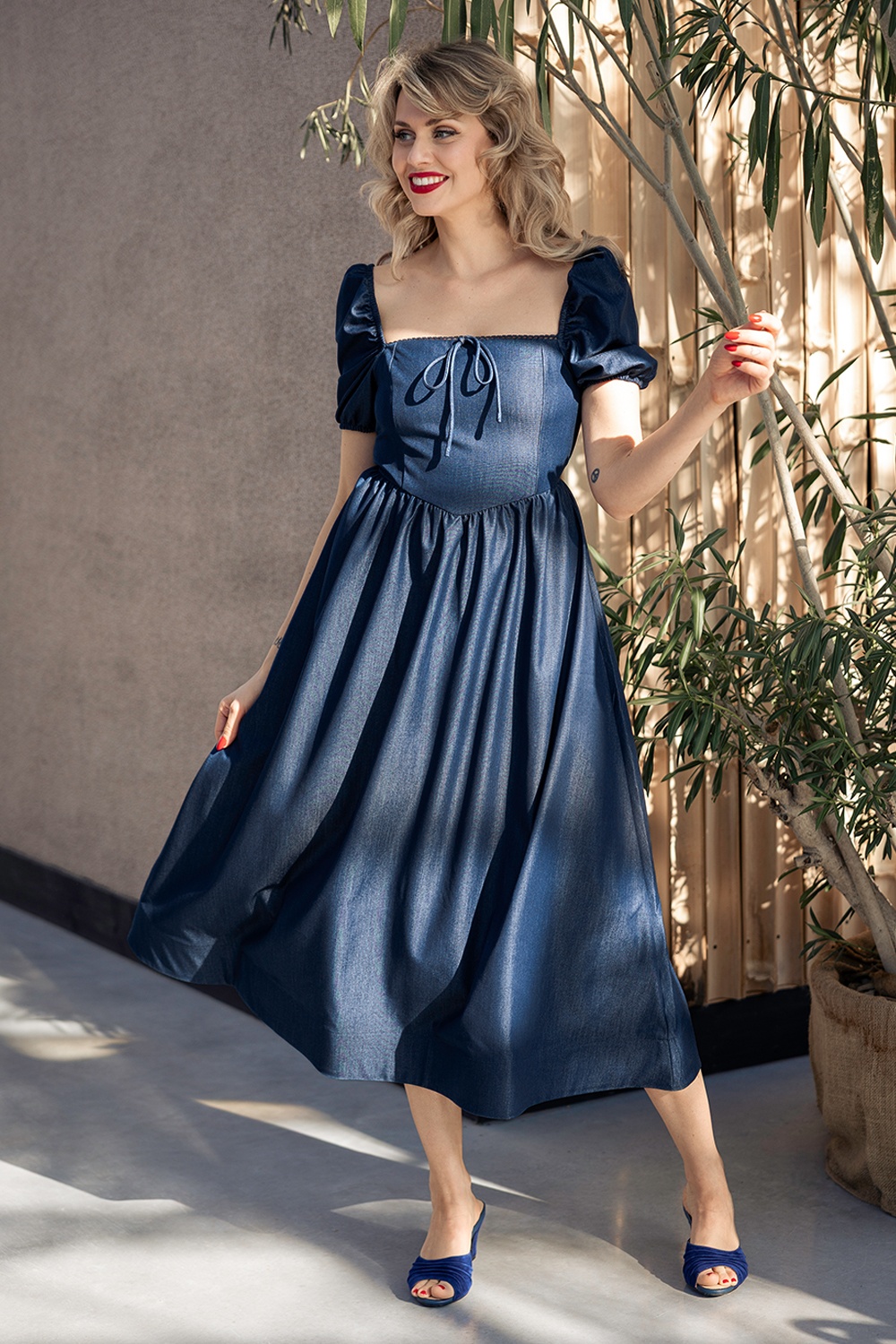 Glamorous - Bluebell Meadow midi jurk in indigo blauw