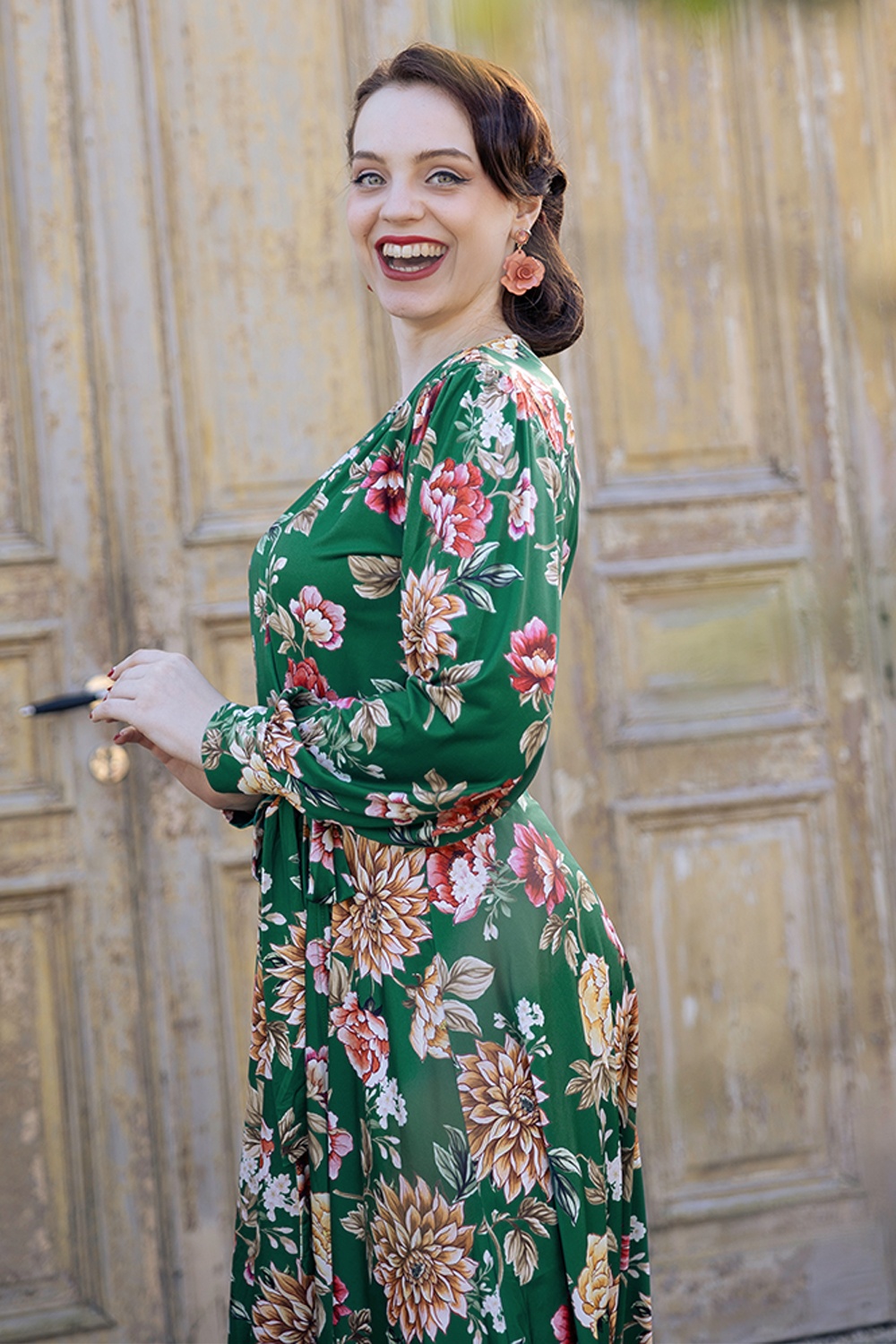 Vintage Chic for Topvintage - Topvintage exclusive ~ Blooming Belle slinky swing jurk in groen en multi 2