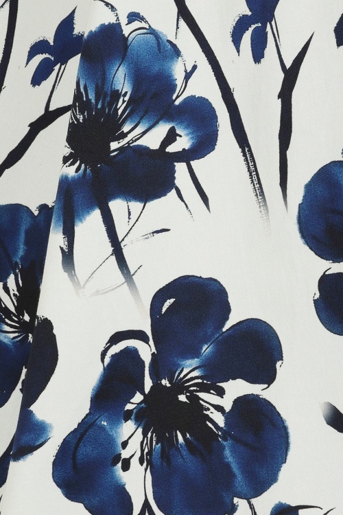 Hearts & Roses - Indigo Romance halter swing jurk in wit en donkerblauw 4