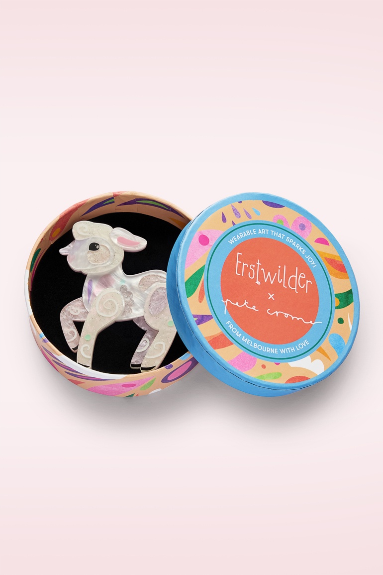 Erstwilder - Lottie the Lamb broche 2