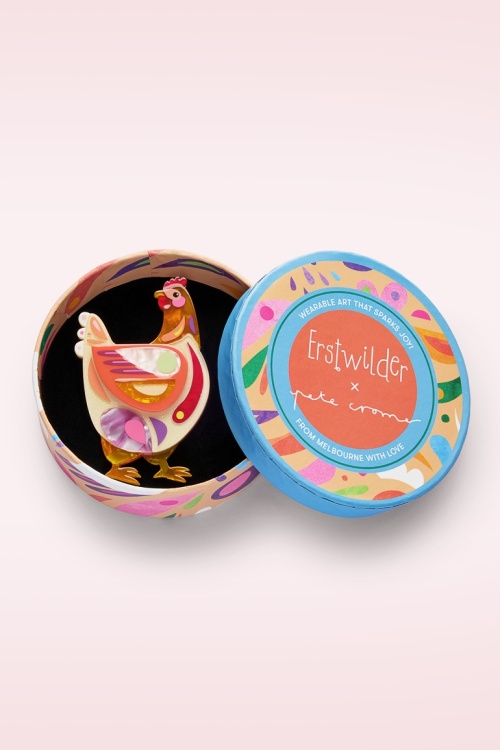 Erstwilder - Bessie the Chicken broche 2