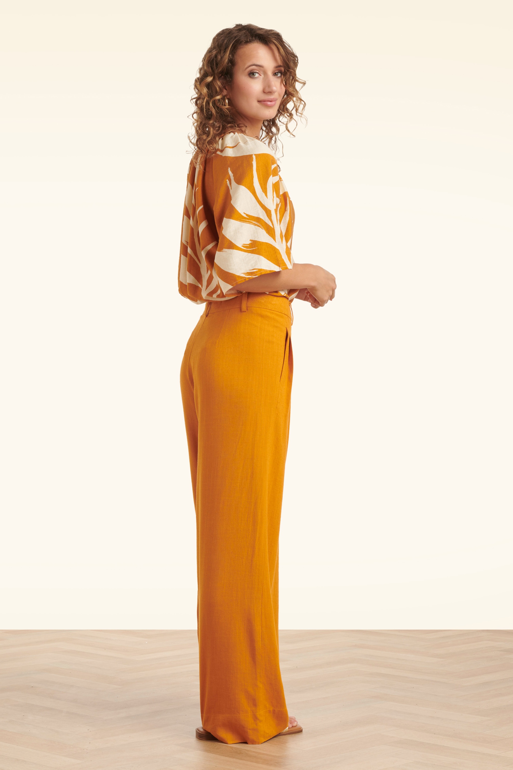 Smashed Lemon - Marigold Magic pantalon met wijde pijpen in mosterdgeel 4