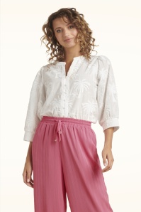 Smashed Lemon - Isla Palm geborduurde katoenen blouse in wit 2