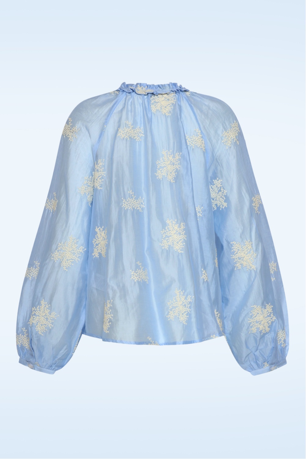 Smashed Lemon - Azure Silk geborduurde blouse in lichtblauw 4