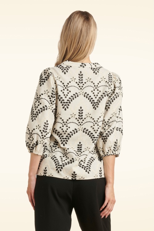 Smashed Lemon - Sandy Dune geborduurde blouse in zand en zwart 3