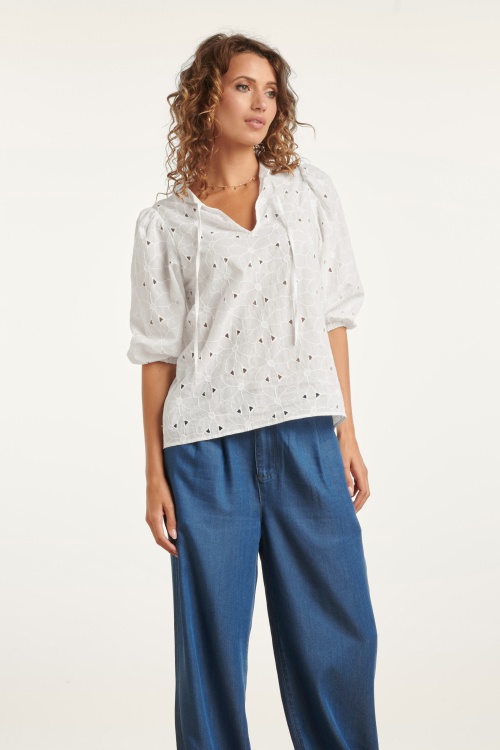 Smashed Lemon - Flora geborduurde katoenen blouse in wit