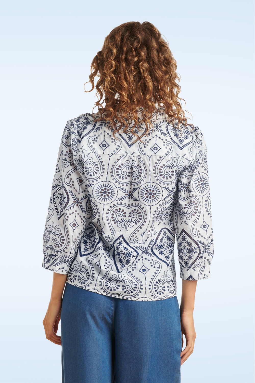 Smashed Lemon - Victoria broderie katoenen blouse in wit en marineblauw 3