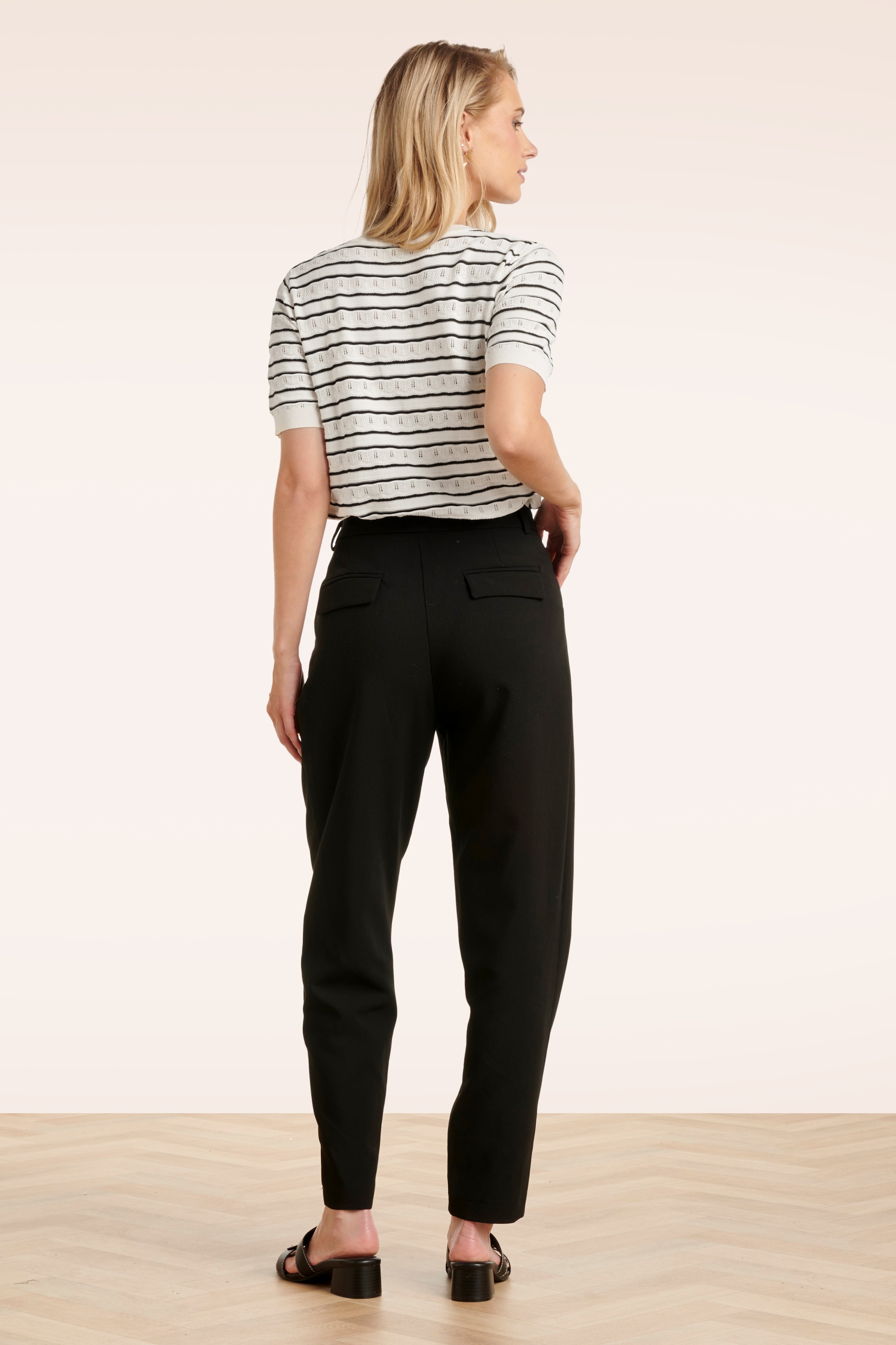 Smashed Lemon - Babette Striped gebreide top in wit en zwart 3