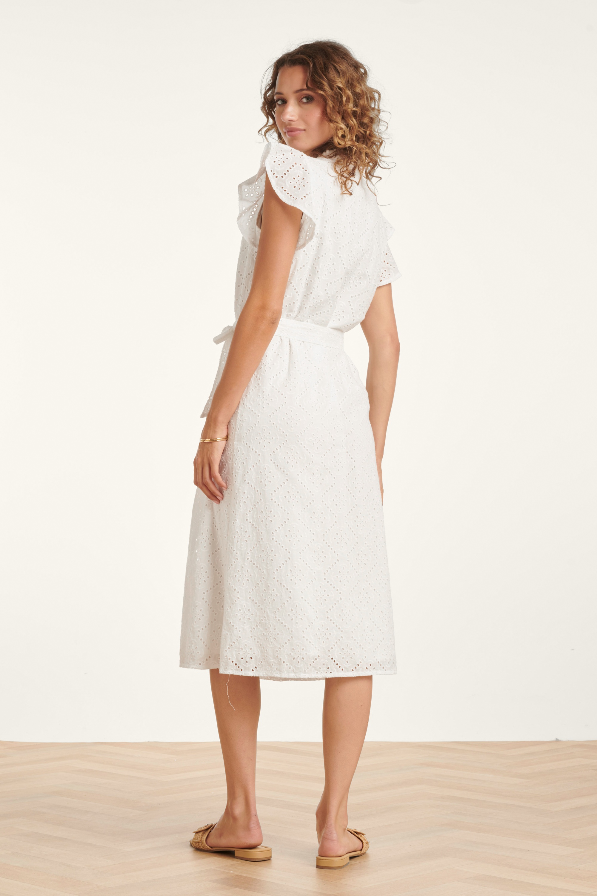 Smashed Lemon - Ophelia broderie anglaise katoenen jurk in wit 3