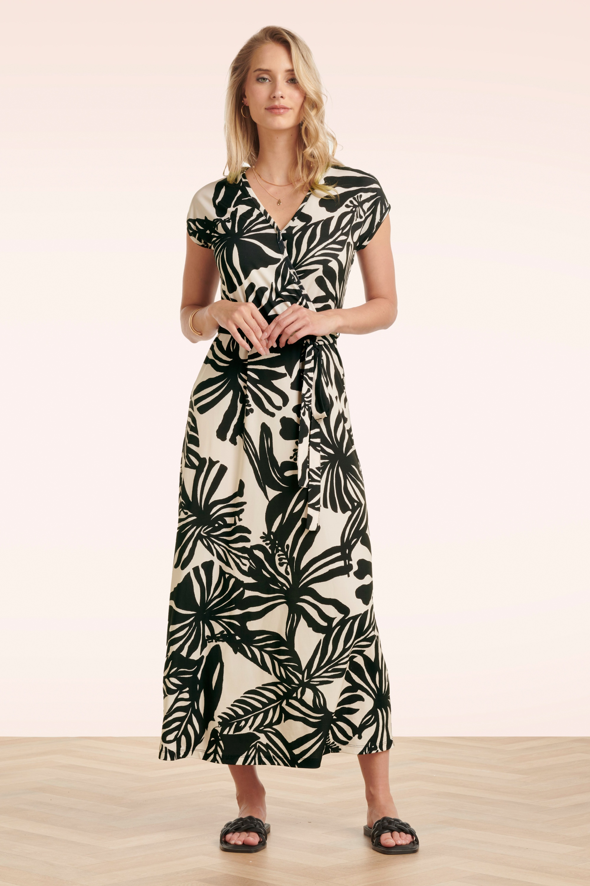 Smashed Lemon - Graphic Groove midaxi jurk in gebroken wit en zwart