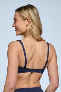 TC Beach - Twisted bikini top in inktblauw 3