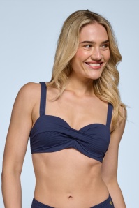 TC Beach - Twisted bikini top in inktblauw