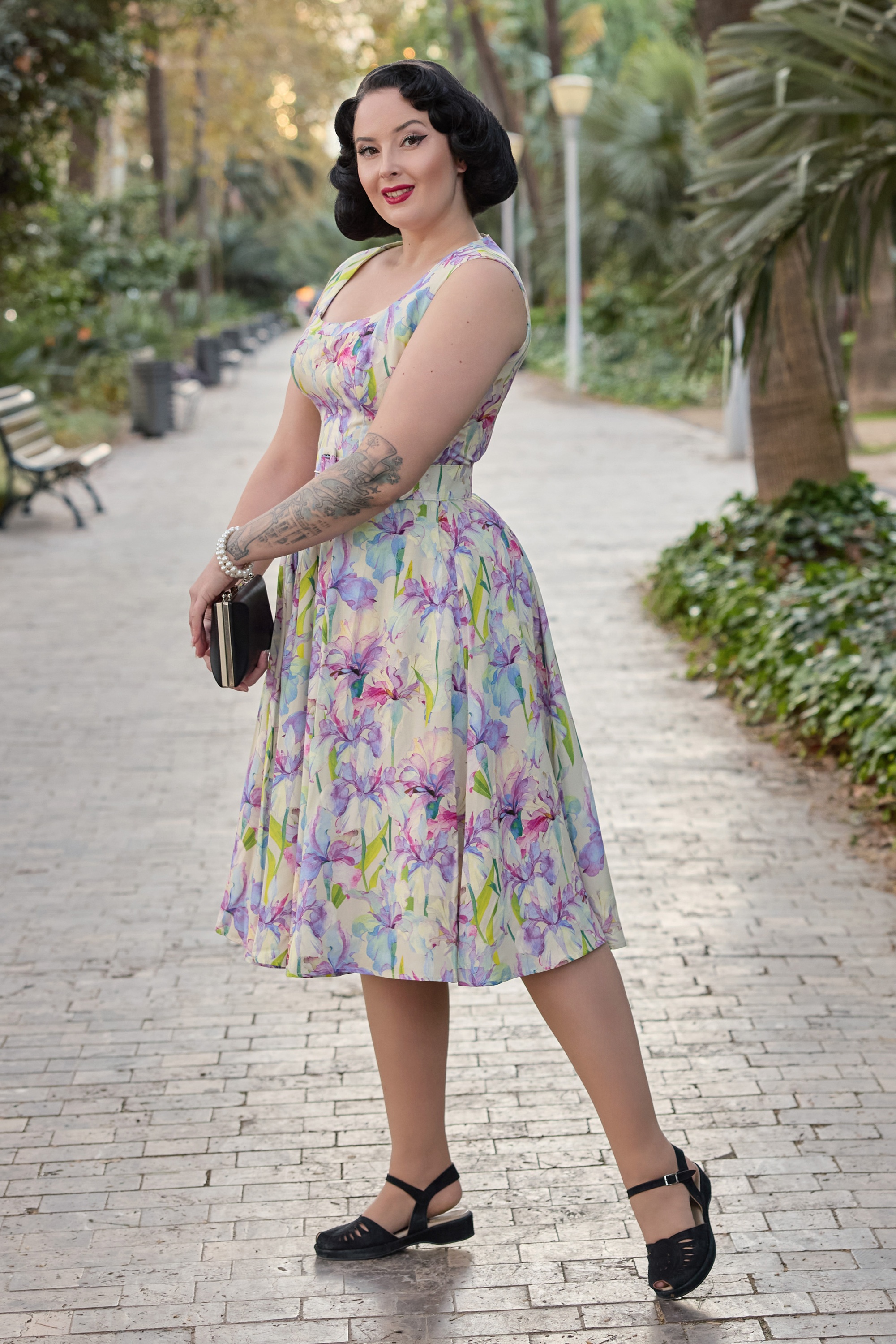 Miss Candyfloss - Alya Violette Floral swing jurk in paars en multi 3