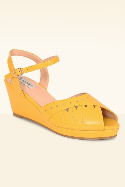 Banned Retro - Sunny Daze sleehakken in mosterdgeel 3