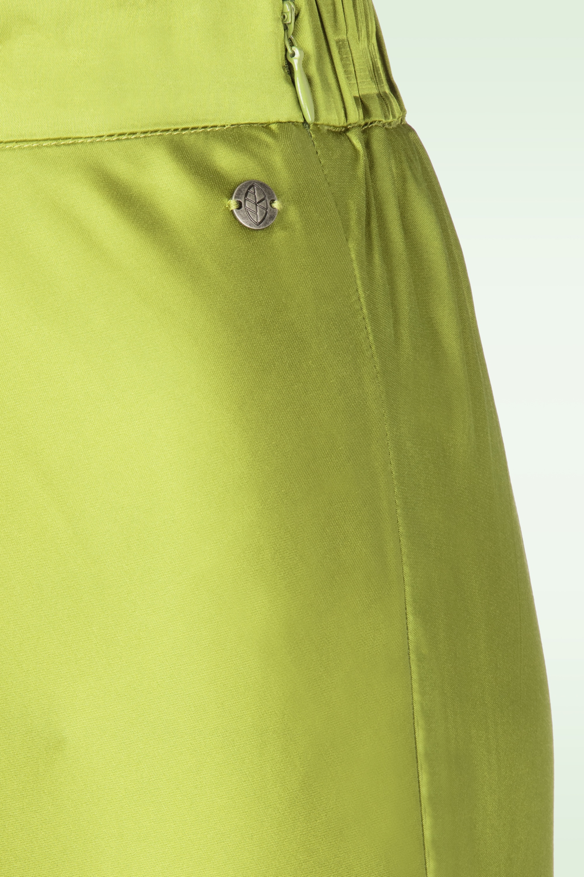 Surkana - Giselle Satin maxi rok in groen 2