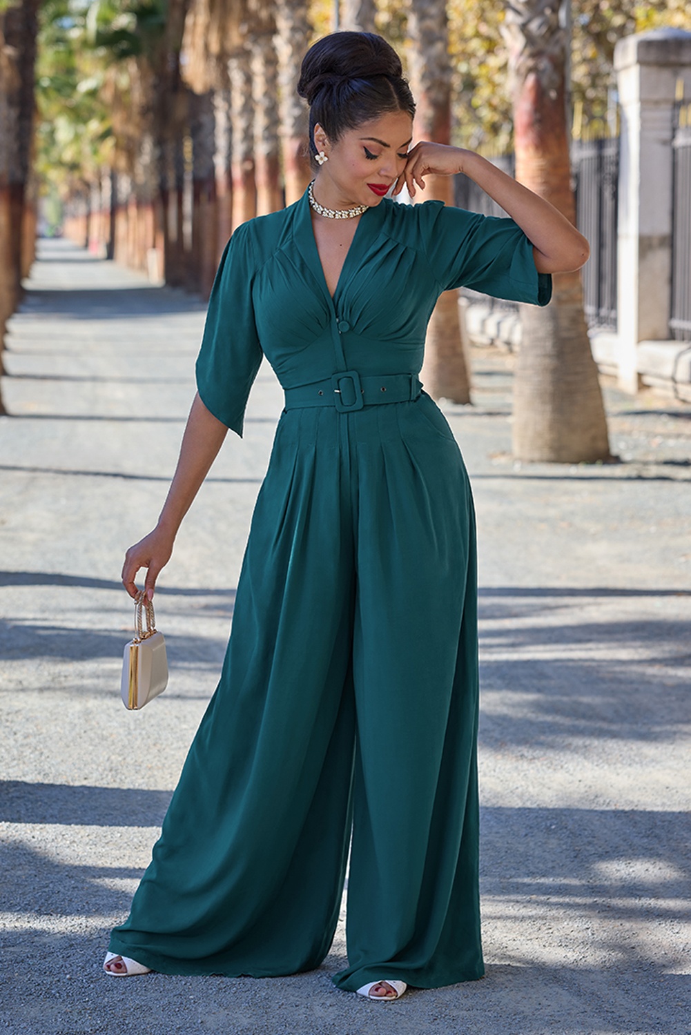 Miss Candyfloss - Mayssa Elia jumpsuit in pauwblauw 