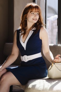 Glamour Bunny - Topvintage Exclusive ~ The Priscilla a-lijn jurk in marineblauw en wit