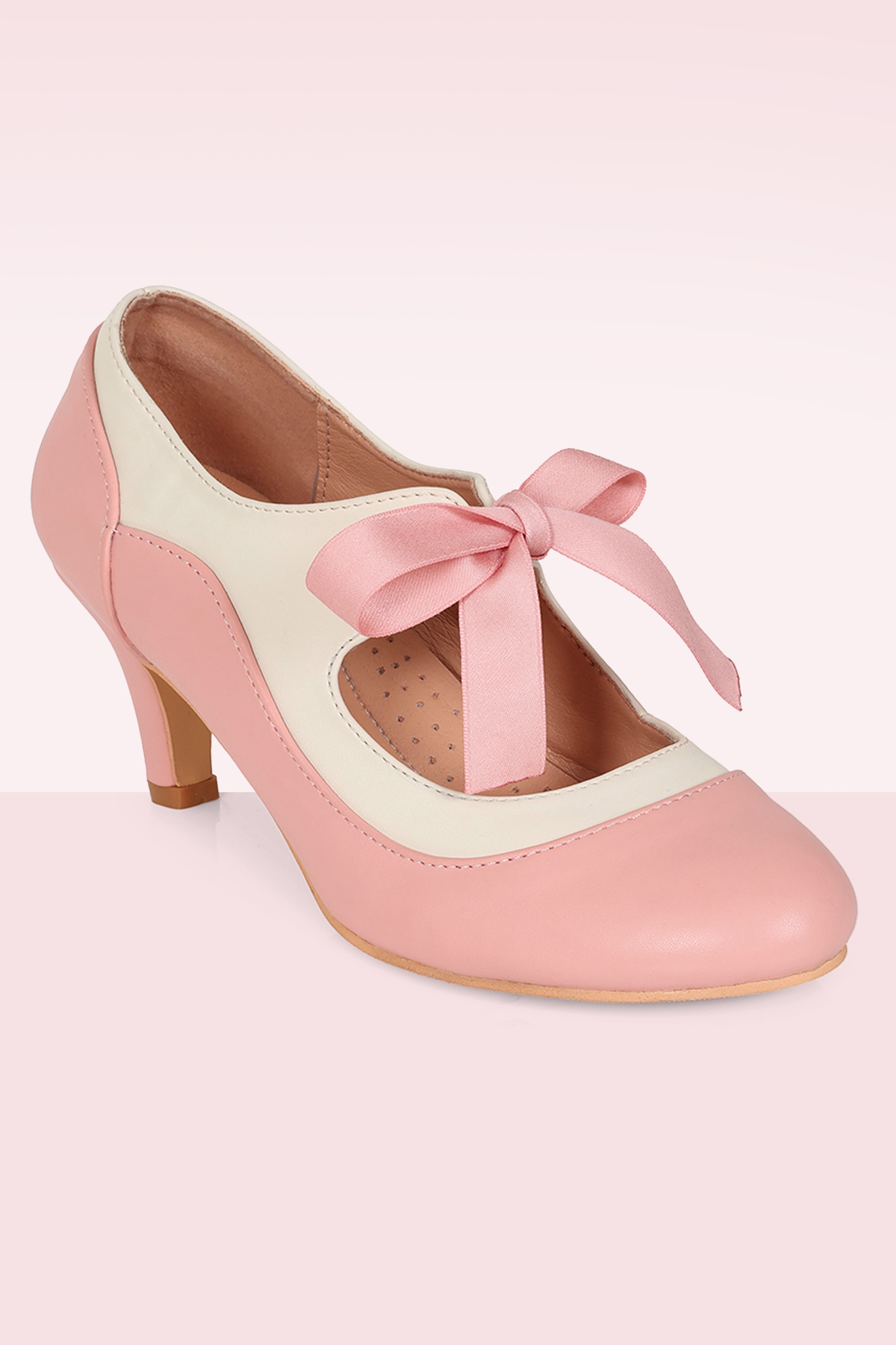 Banned Retro - April Jean pumps in roze en crème 2