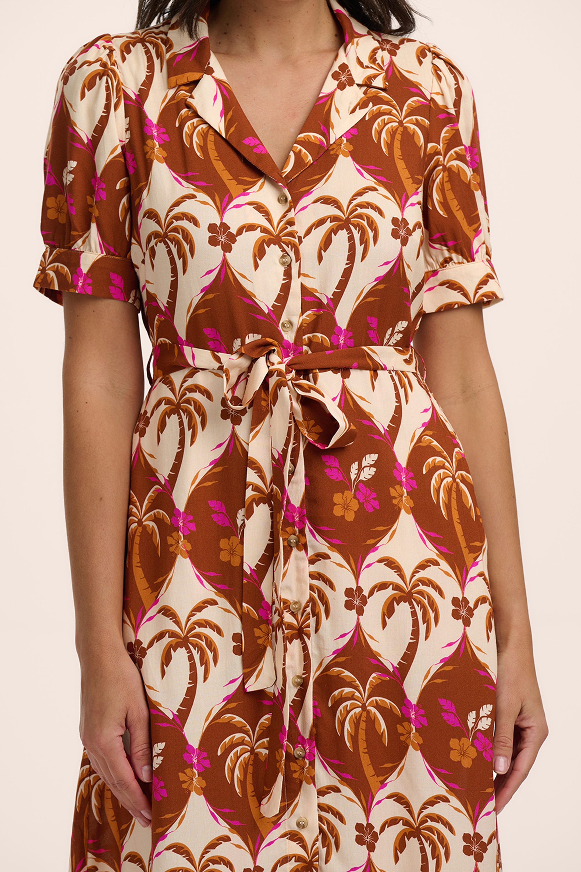 Sugarhill Brighton - Penelope Palmwaves midi shirt jurk in bruin 2