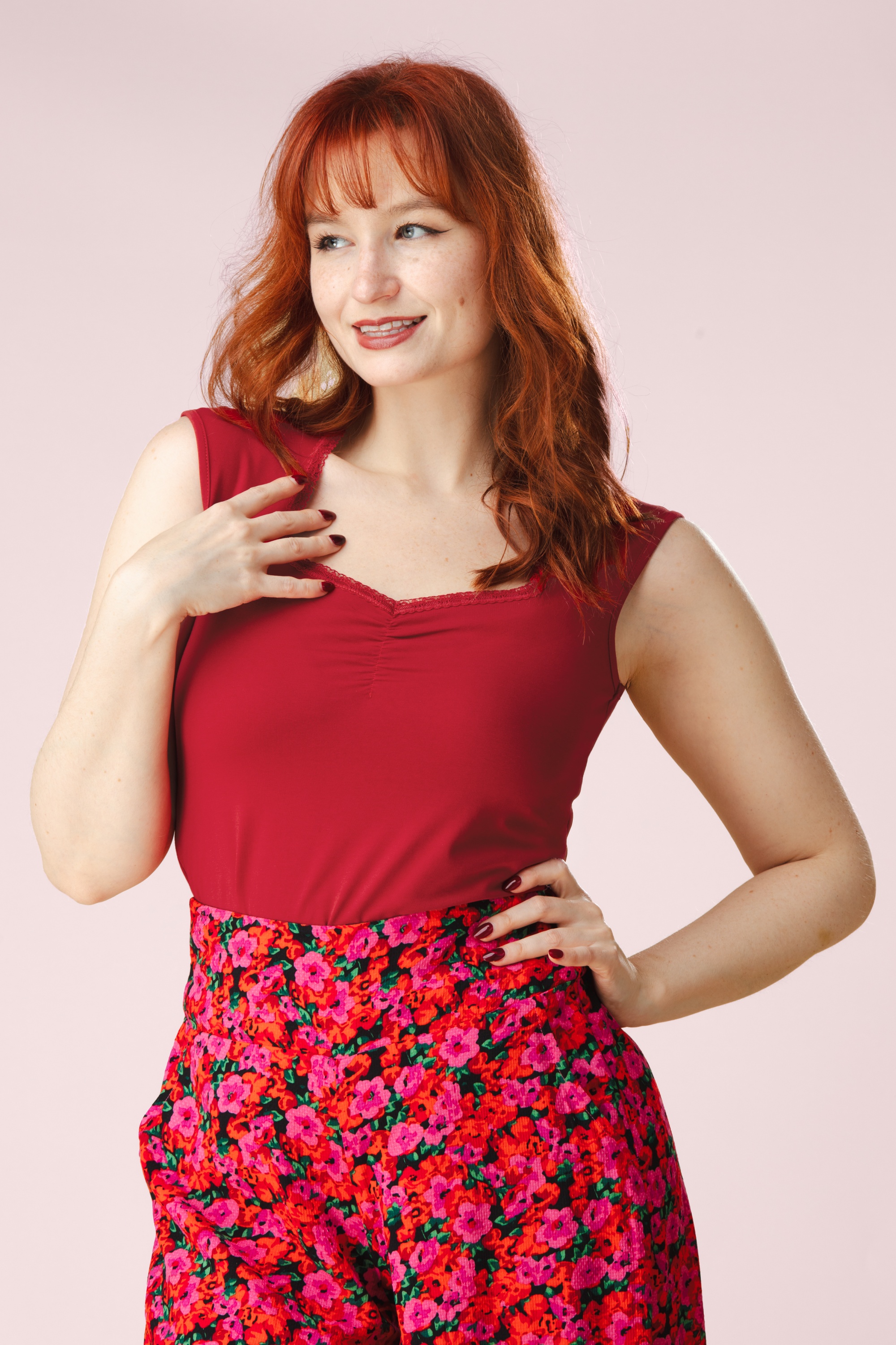 Blutsgeschwister - Let Romance Rule top in kersenrood