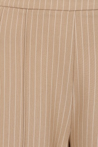 Glamour Bunny Business Babe - Topvintage exclusive ~ Dakota Pinstripe pantalon in latte 3