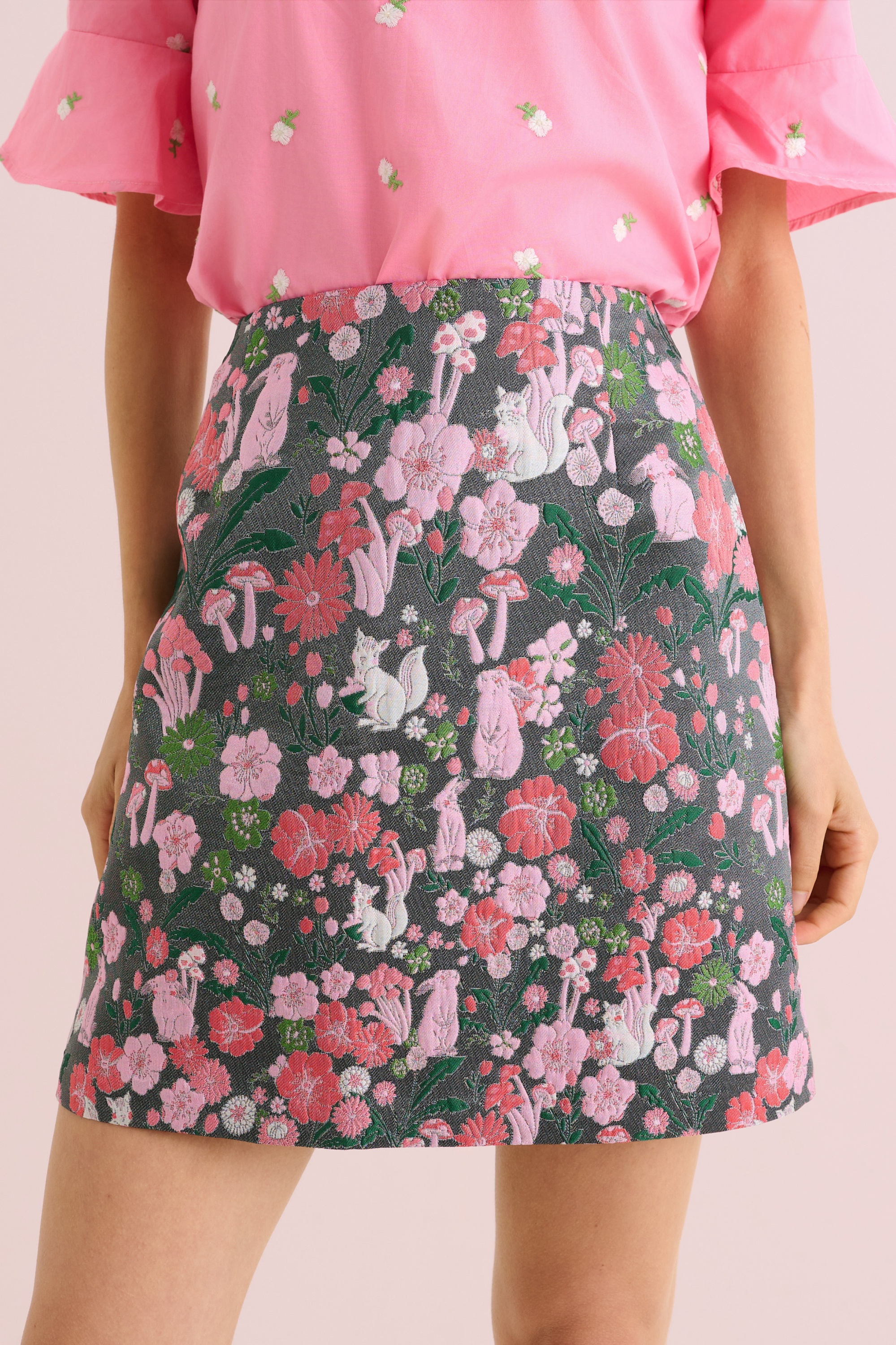 Louche - Aubin Fairytale Jacquard mini rok in grijs en roze