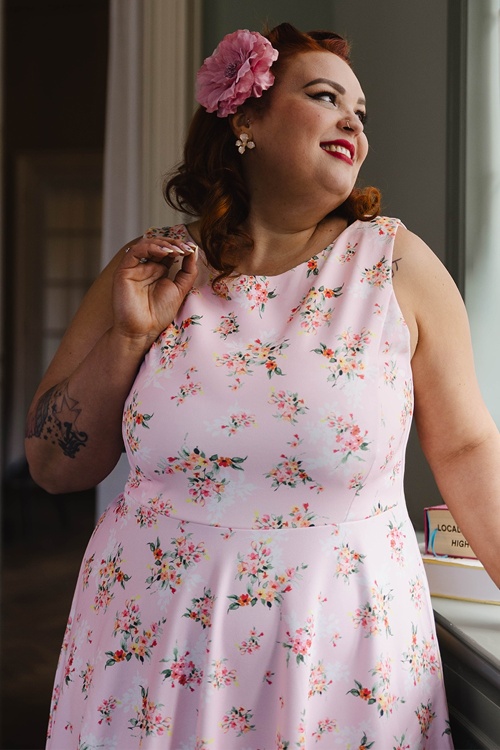 Vintage Chic for Topvintage - Topvintage Exclusive ~ Cindi Floral swing jurk in zachtroze 