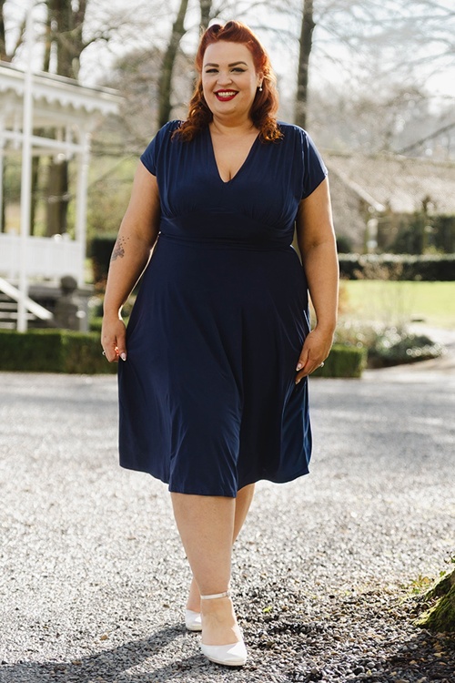 Vintage Chic for Topvintage - Topvintage exclusive ~ Sarah Slinky swing jurk in navy