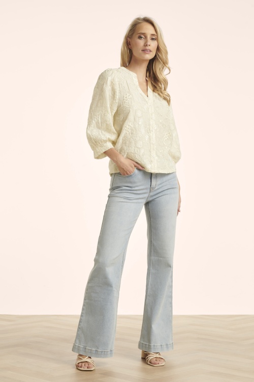 Smashed Lemon - Sequin Bloom geborduurde blouse in crème  2