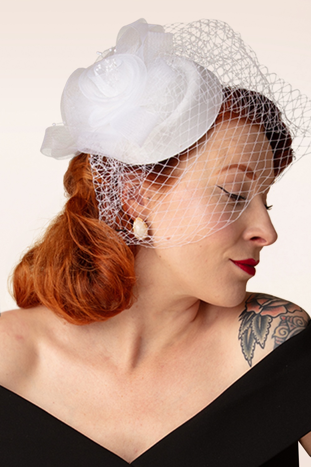 Banned Retro - Royal Bloom fascinator in wit
