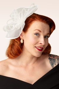 Banned Retro - Mayfair Muse fascinator in crème