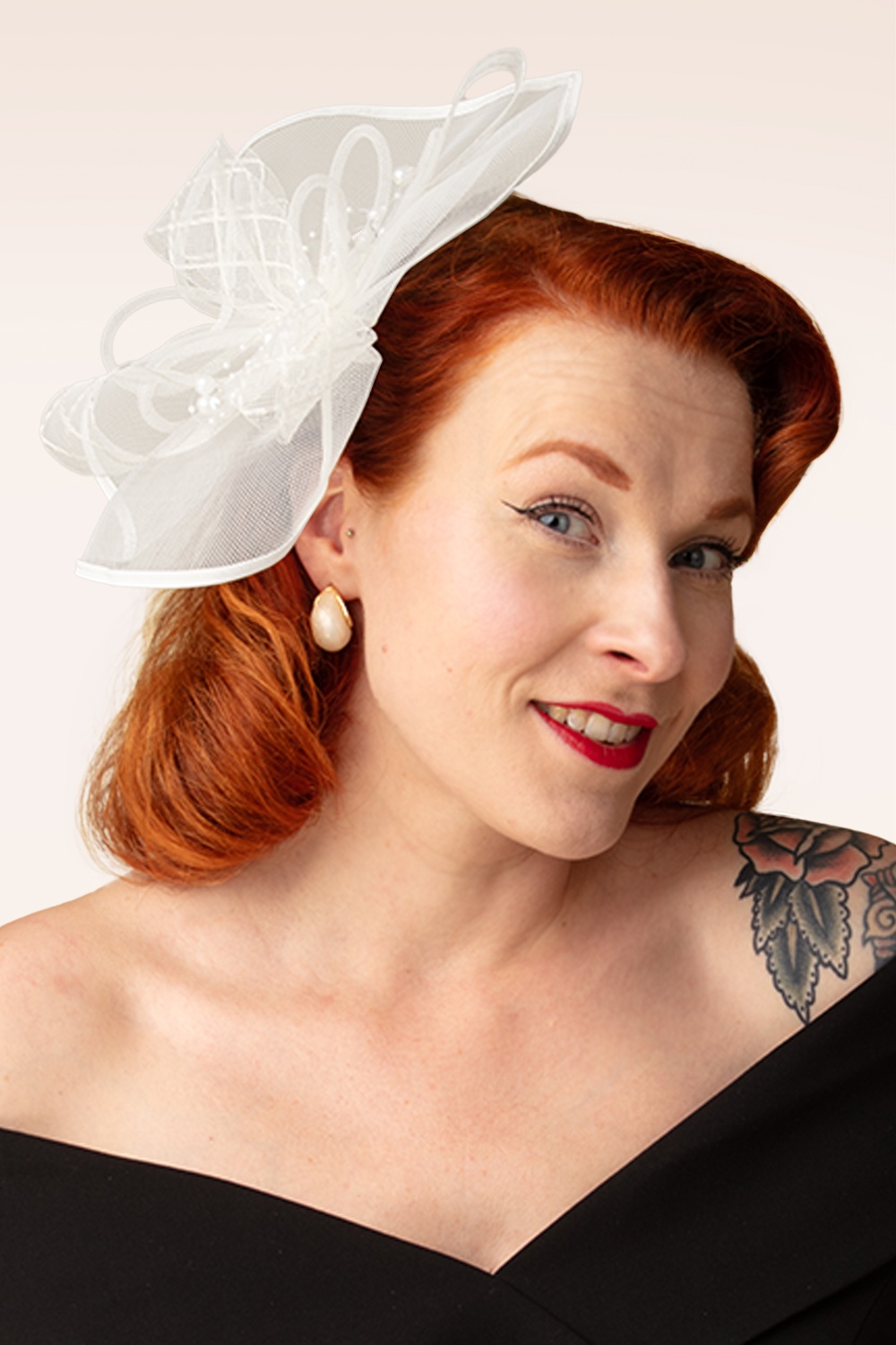 Banned Retro - Mayfair Muse fascinator in crème