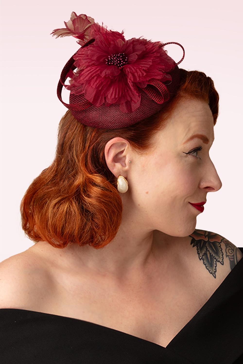 Banned Retro - The Duchess fascinator in bordeauxrood