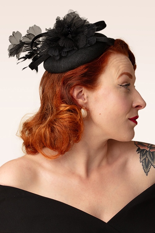 Banned Retro - The Duchess fascinator in zwart 2